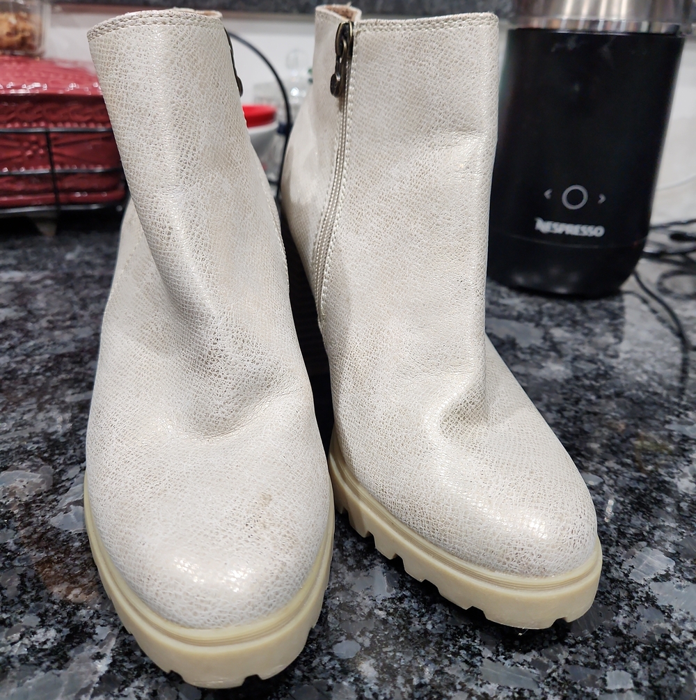 Blowfish Cream Textured Platform Ankle Booties
